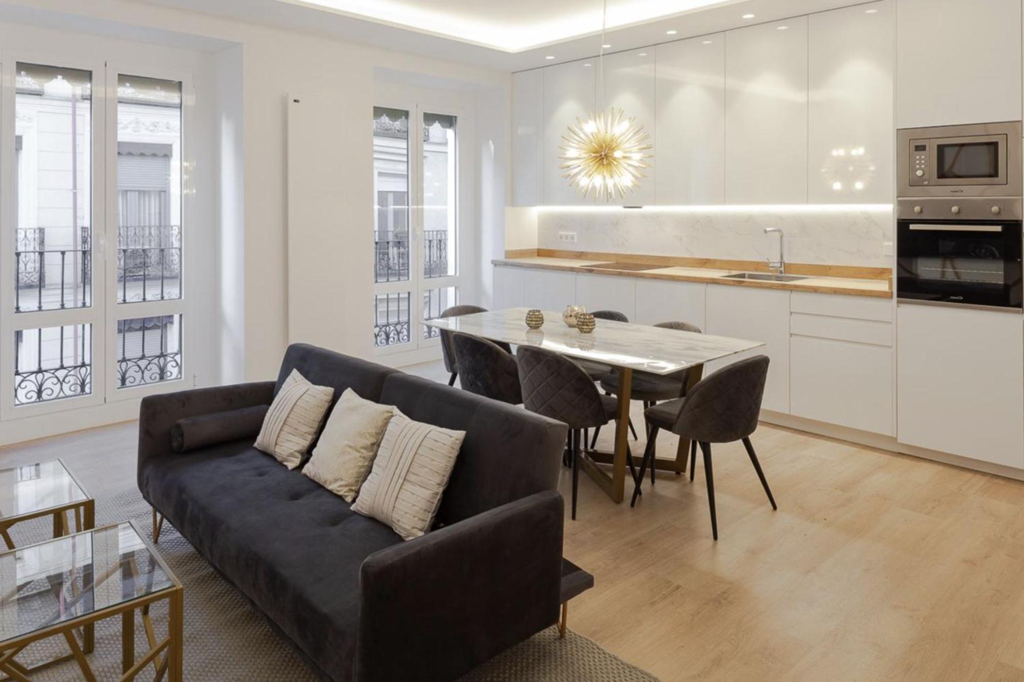 Elegant Retreat In City Center Rom